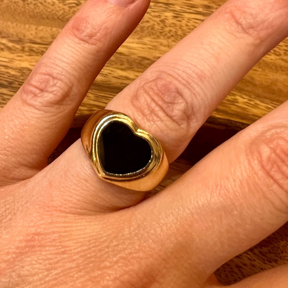 Black Heart Chunky Gold Statement Ring NEW - Picture 5 of 7